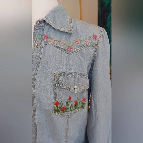 Vintage Y2K Guess Jeans Embroidered Button Up Denim Shirt - Picture 2 of 11